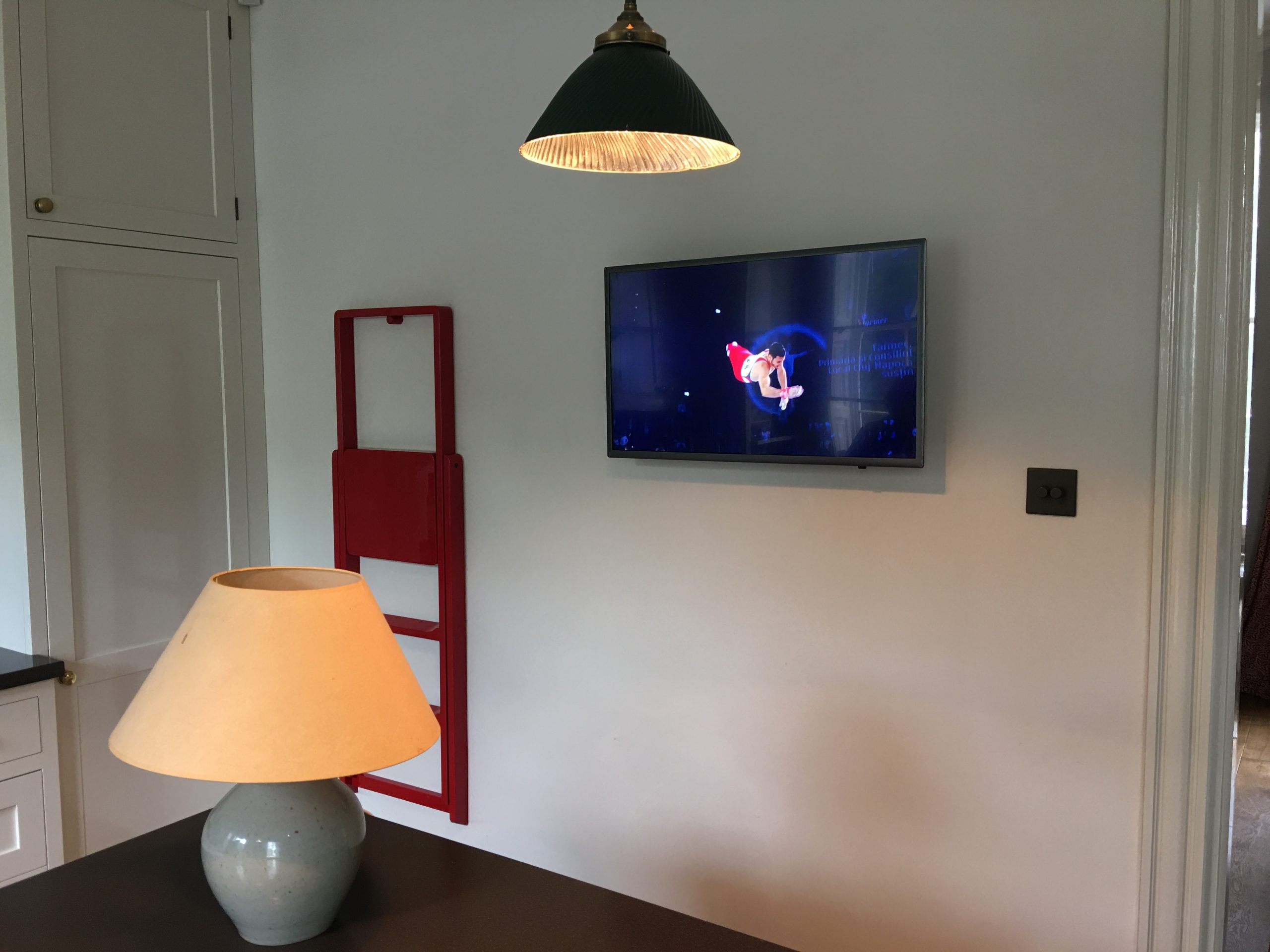 Dorset TV Installers TV Wall Mounting Blandford TV Installation Multi Room Audio Video